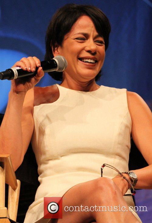 Roxann Dawson - Images