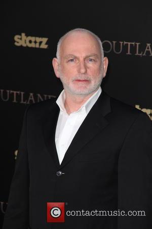 gary lewis york outlander premiere contactmusic 1st wednesday states april united city mid season