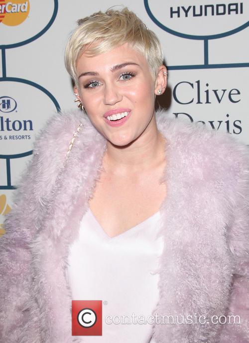 Miley Cyrus Flashes Tits Uncensored - Miley Cyrus | Biography, News, Photos and Videos | Page 8 | Contactmusic.com