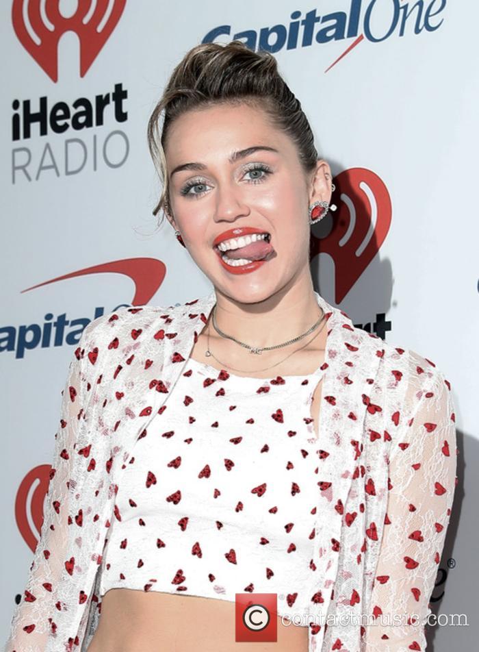 Naked Hillary Clinton Xxx - Miley Cyrus | Biography, News, Photos and Videos | Page 3 | Contactmusic.com