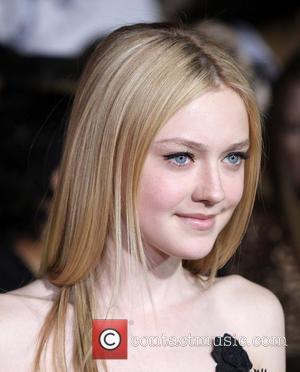 Fanning Happy With First Lesbian Scene | Contactmusic.com
