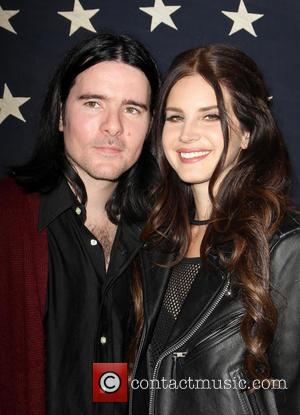 Lana Del Rey's Longtime Boyfriend, Barrie James O'Neill, Denies Split |  Contactmusic.com